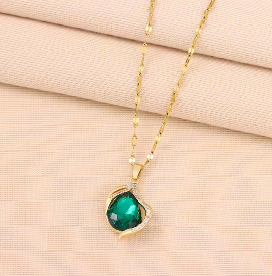 The Opulent Green Water Drop Pendant Necklace for Women